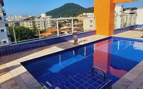 Apartamento novo, charmoso, com ar condicionado na melhor localização de Ubatuba